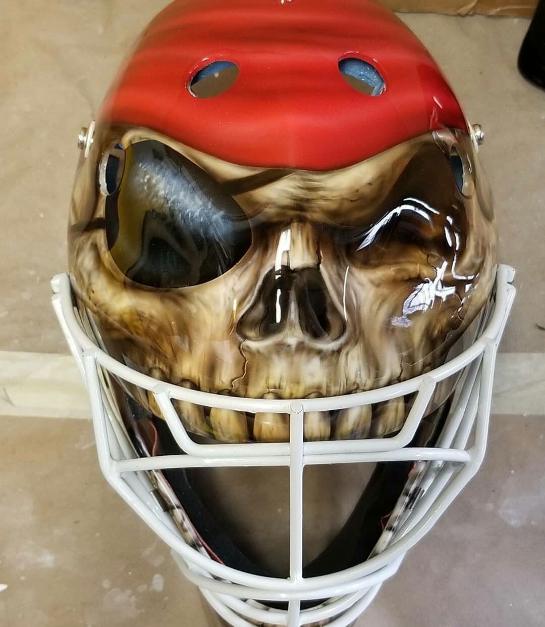 Хоккейный шлем "Череп"